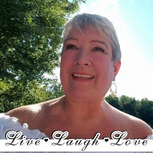 Meet your Posher, Elise